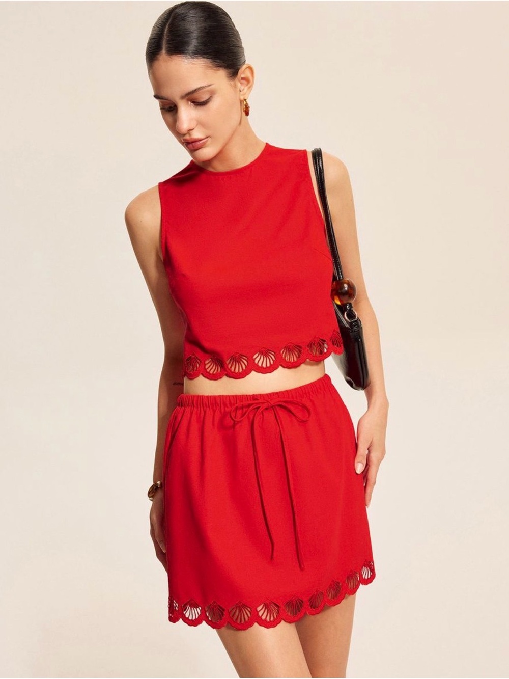 Commense Red Scalloped Hem Mini Skirt